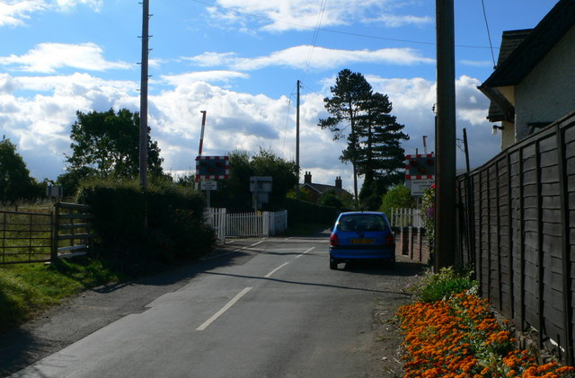 File:Eyton Crossing - geograph.org.uk - 567066.jpg