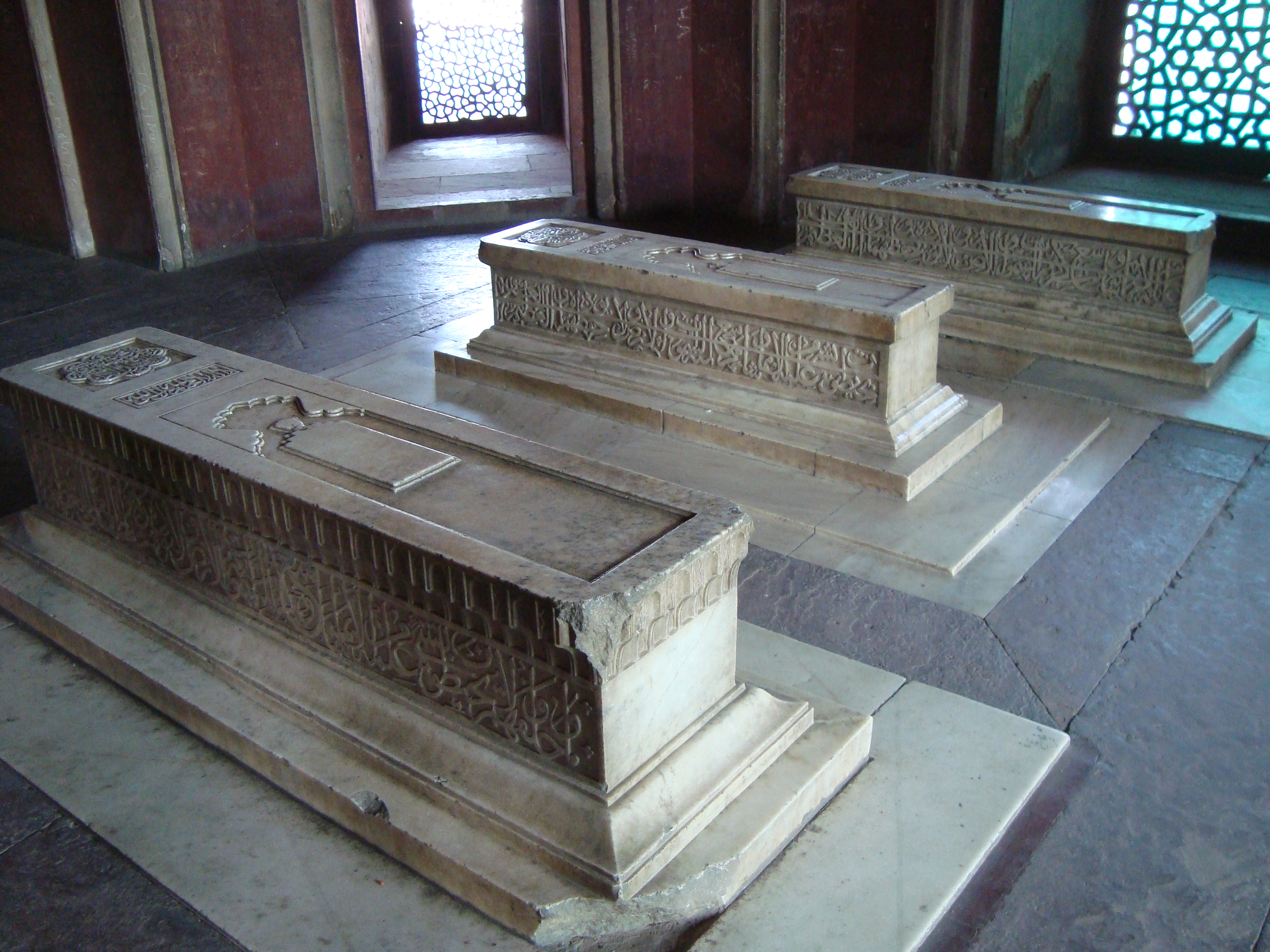 Tomb гробница. Memorial historian Tomb European. Rambaldi's Tomb. Lord Castlereagh's Tomb. Гробница Богородицы где труп.