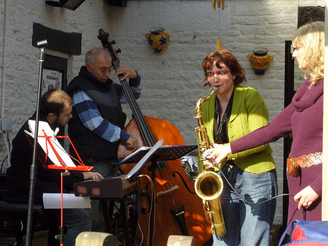 File:Jazz Band - geograph.org.uk - 386534.jpg