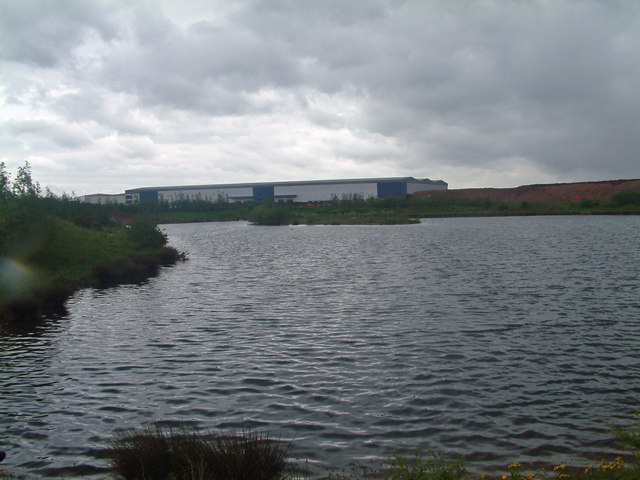 File:Lake by the Coventry Canal - geograph.org.uk - 433585.jpg