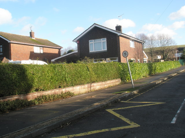 File:Lop sided sign in Redwing Road approaching Petersgate Infant School - geograph.org.uk - 1612228.jpg