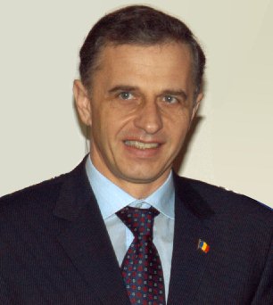 File:Mircea Geoana 01.jpg