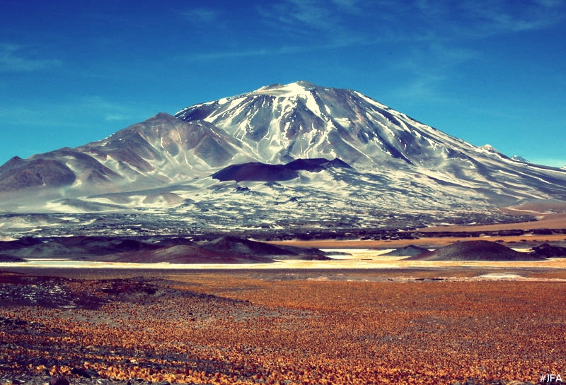 File:Montaña, Capayán - San Fernando del Valle de Catamarca, Argentina.jpg