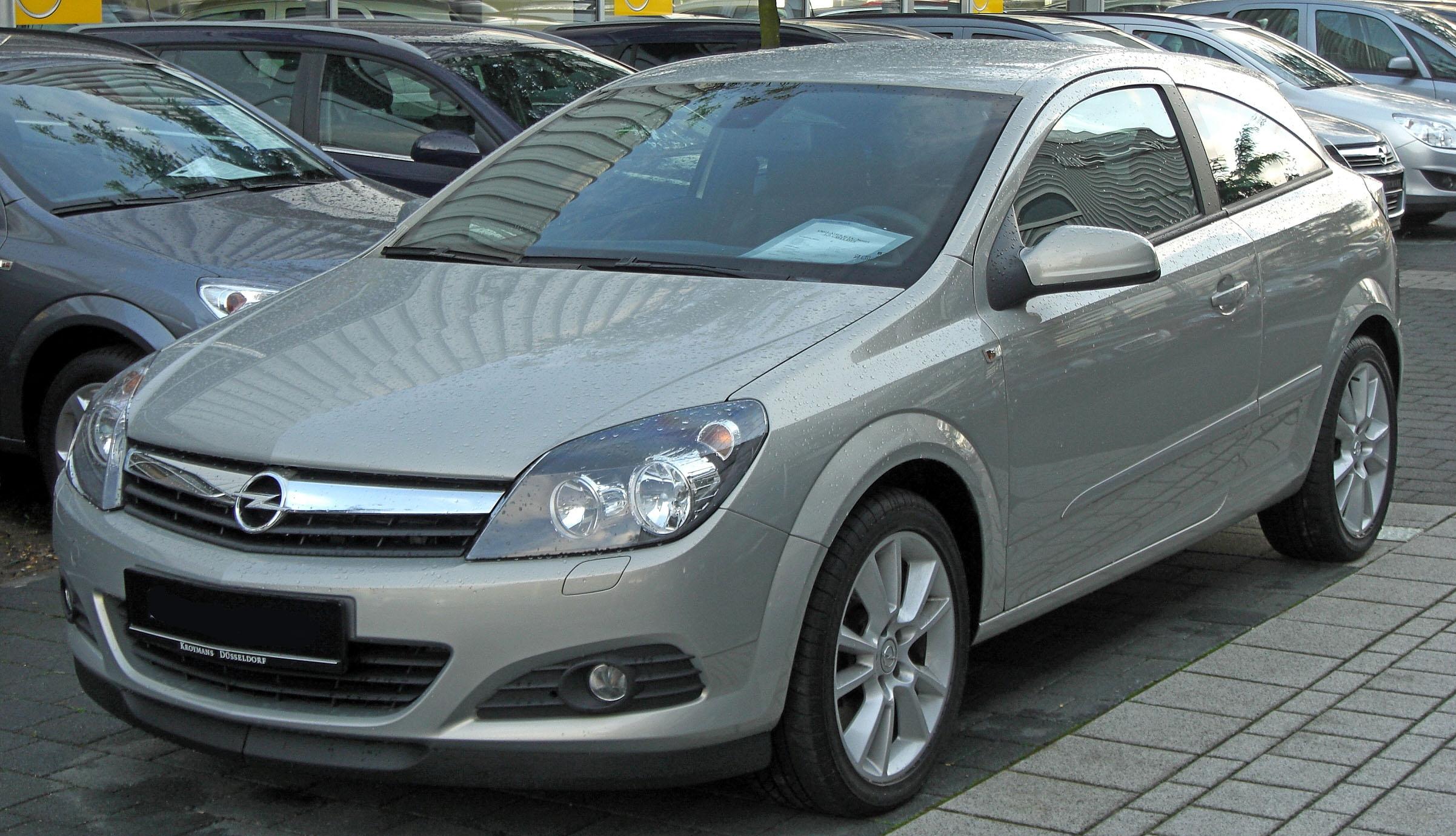 File:Opel Astra H GTC 1.9 CDTI front.JPG - Wikimedia Commons