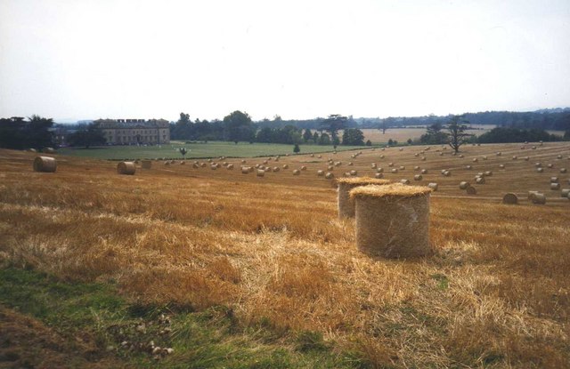 File:Straw bales at Croome Court - geograph.org.uk - 629795.jpg