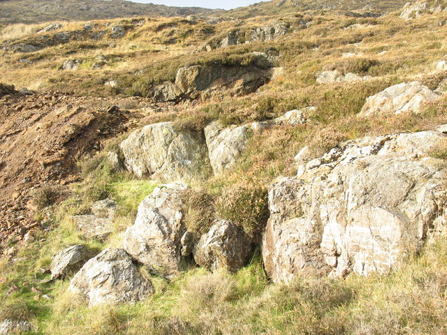 File:Tailings of the lowest of the three upper levels - geograph.org.uk - 279198.jpg