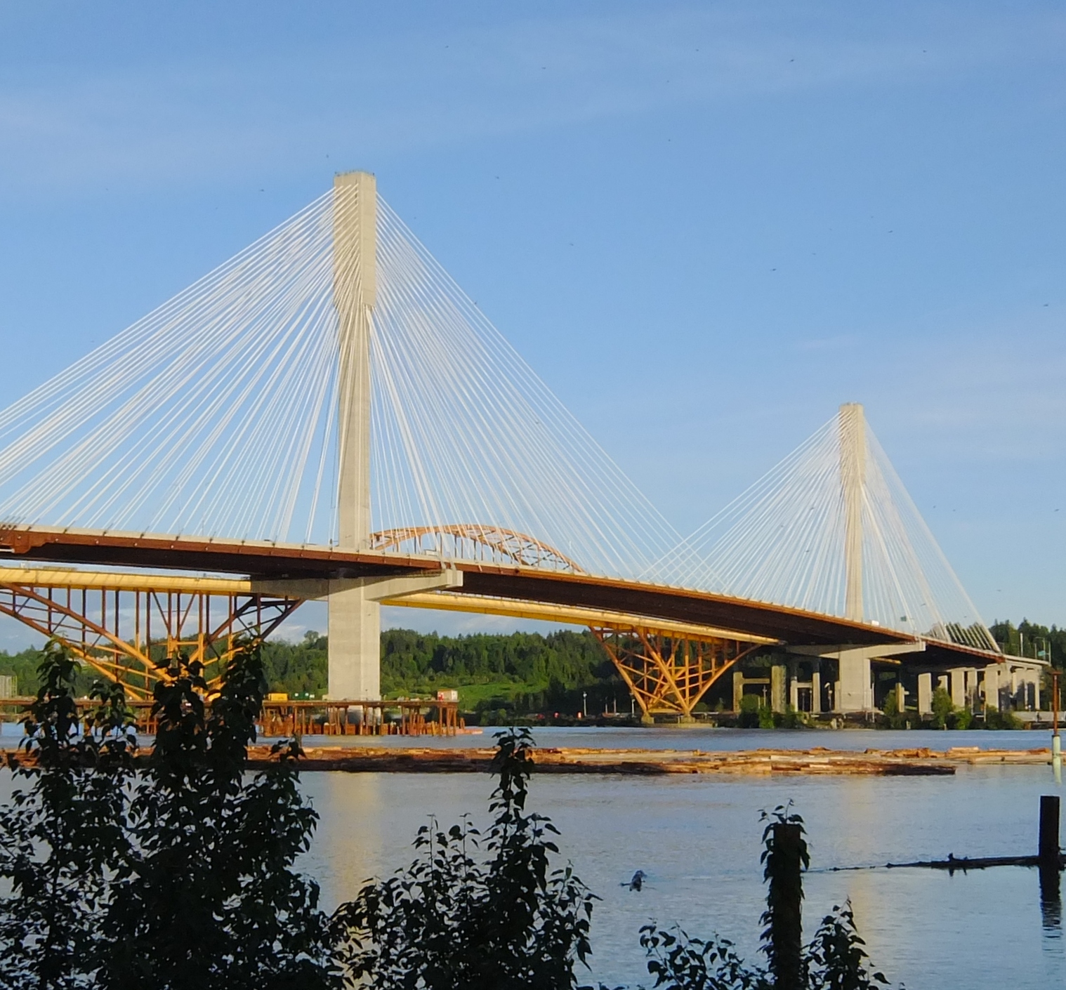 Original Port Mann bridge iconic arches coming down