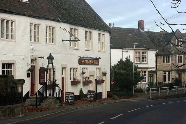 File:The Old Ham Tree - geograph.org.uk - 613975.jpg