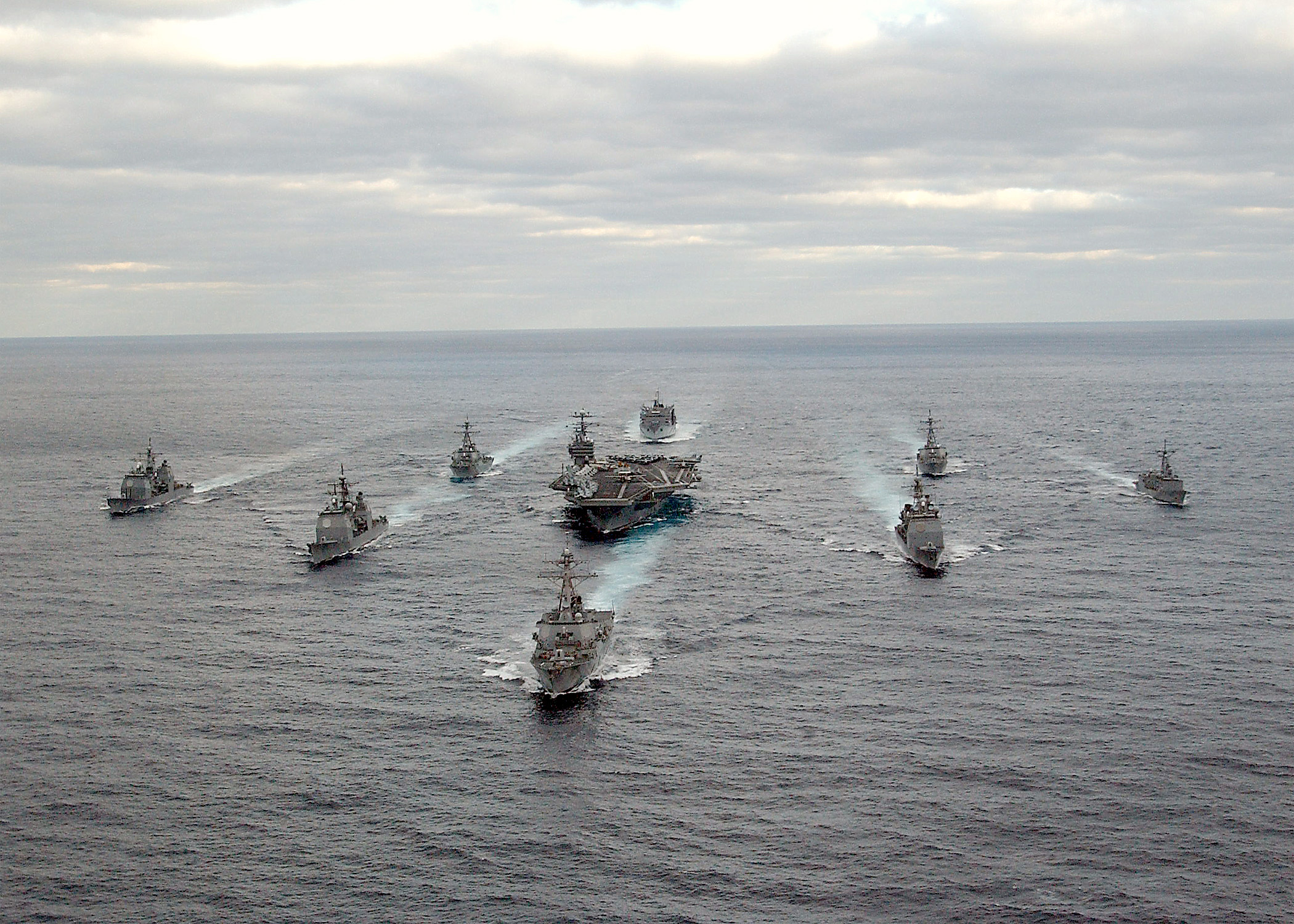 US_Navy_031130-N-3653A-002_USS_George_Washington_%28CVN_73%29_Carrier_Strike_Group_formation_sails_in_the_Atlantic_Ocean.jpg