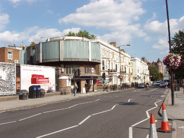 File:West Entrance to Earl's Court Station - geograph.org.uk - 35187.jpg