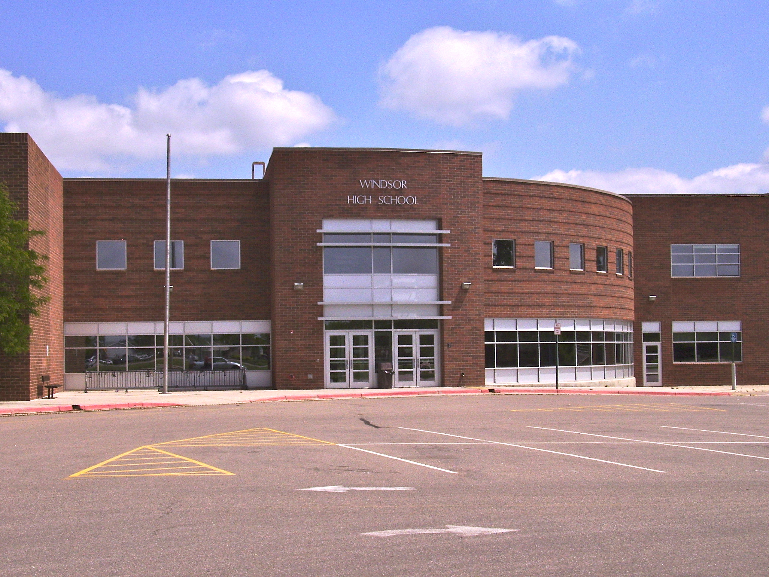 This is high school. Колорадо школа. Штат Колорадо школа. Шатокуа Колорадо школа. Колорадо Спрингс Liberty High Schools.