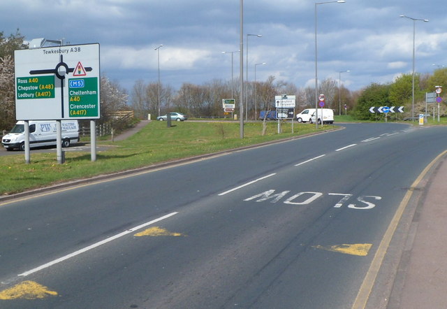 File:A38 approaches the A40 roundabout, Gloucester - geograph.org.uk - 2886722.jpg