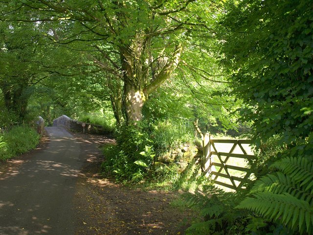 File:Approaching Harford Bridge - geograph.org.uk - 1355701.jpg