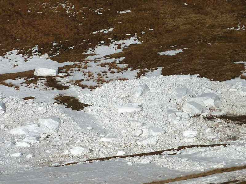 File:Avalanche debris below Hangingstone Scar - geograph.org.uk - 3411541.jpg