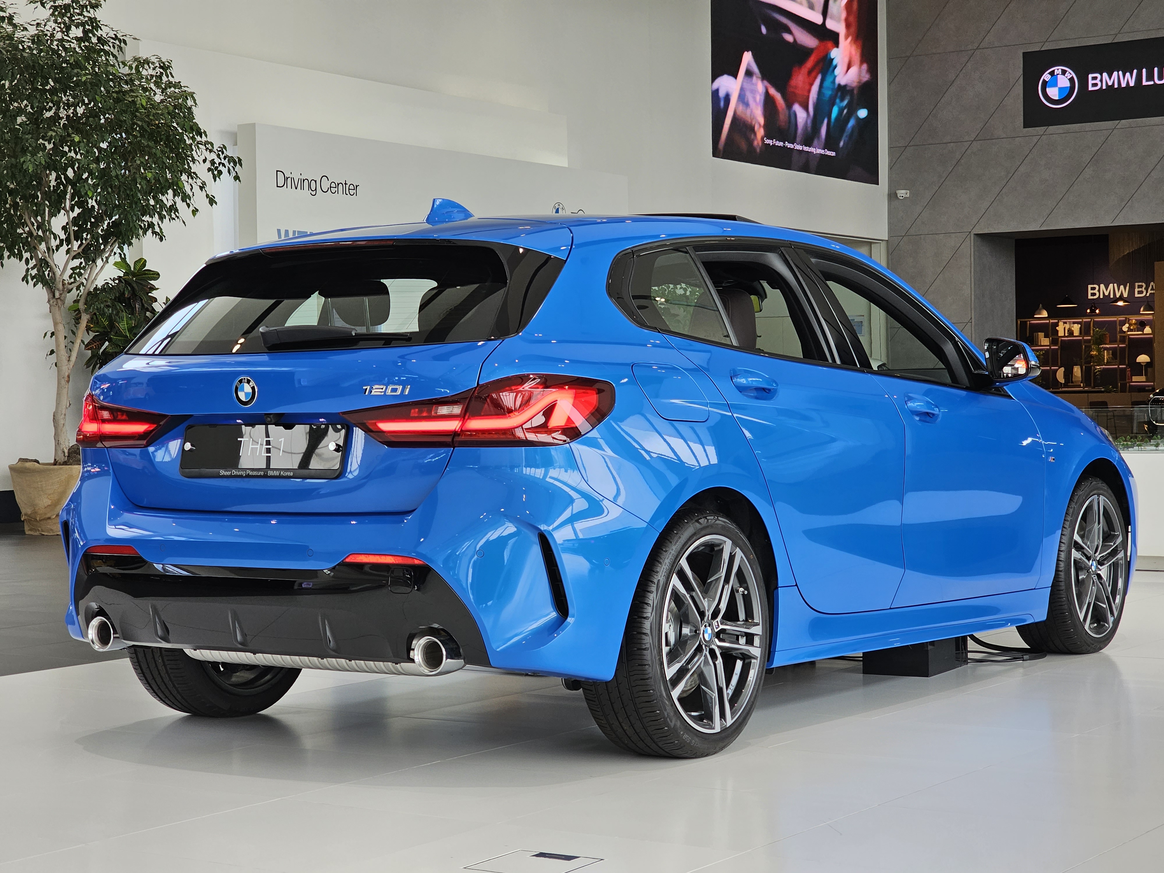 J m sport. Misano Blue.