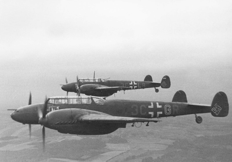 File:Bundesarchiv Bild 101I-360-2095-23, Flugzeuge Messerschmitt Me 110.jpg