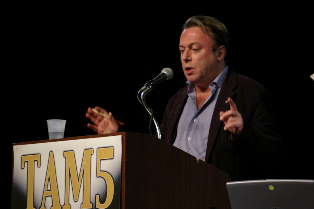 christopher hitchens speaks for crowd