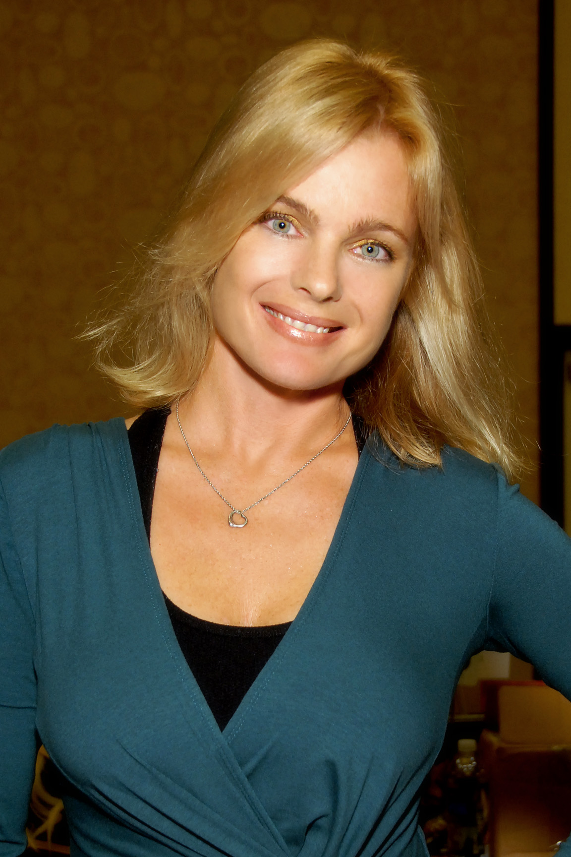 Actress eleniak