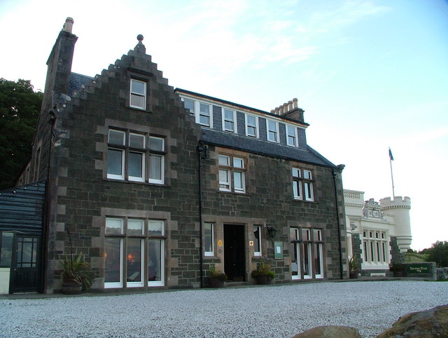 File:Flodigarry Country House Hotel - geograph.org.uk - 526496.jpg