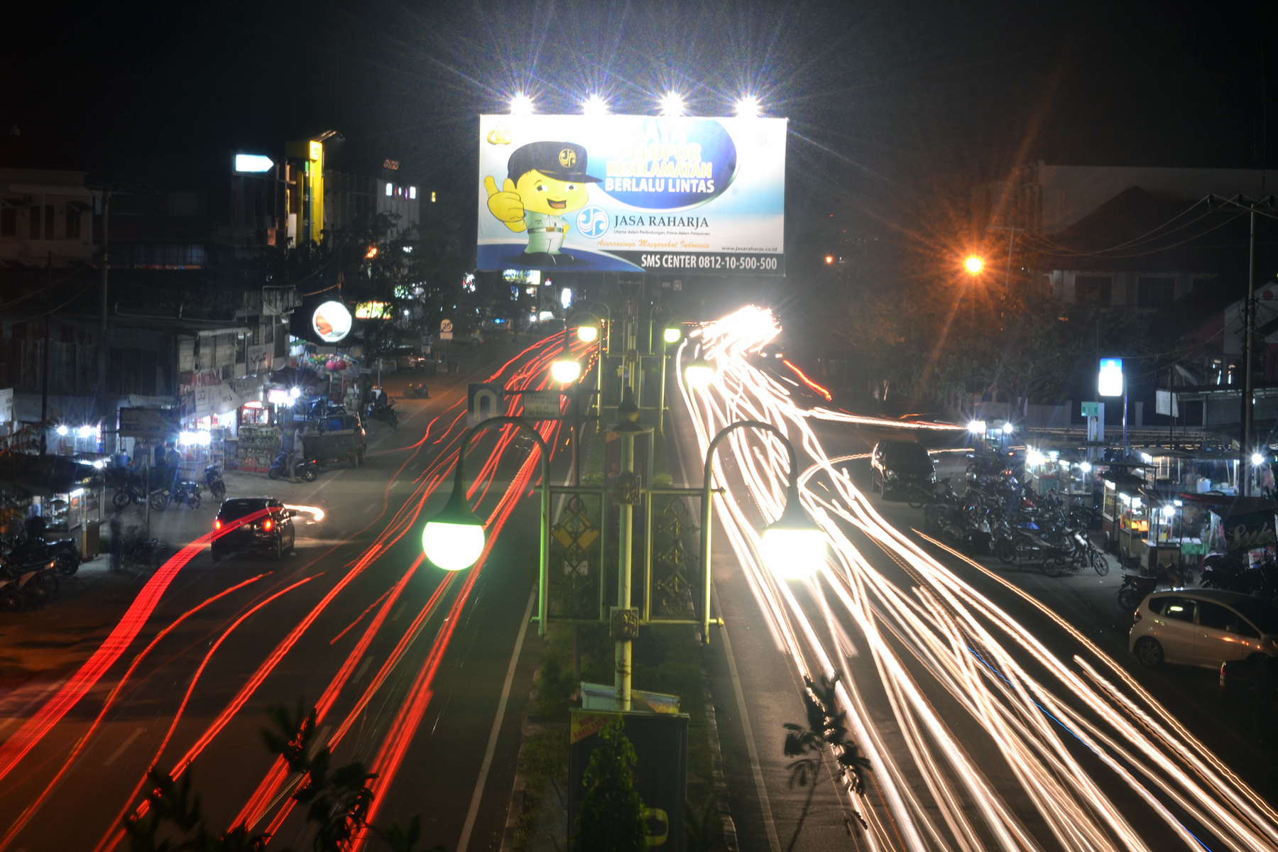 File Foto malam  hari di Jalan  Teuku Nyak Arief Banda Aceh 