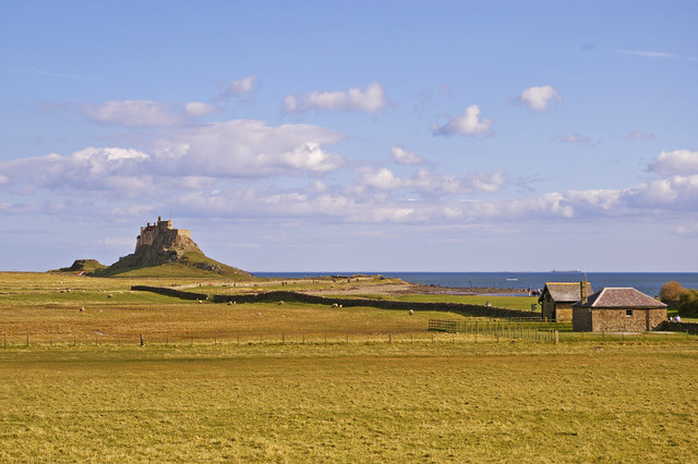 File:Lindisfarne Castle, Holy Island, Northumberland - geograph.org.uk - 1235421.jpg