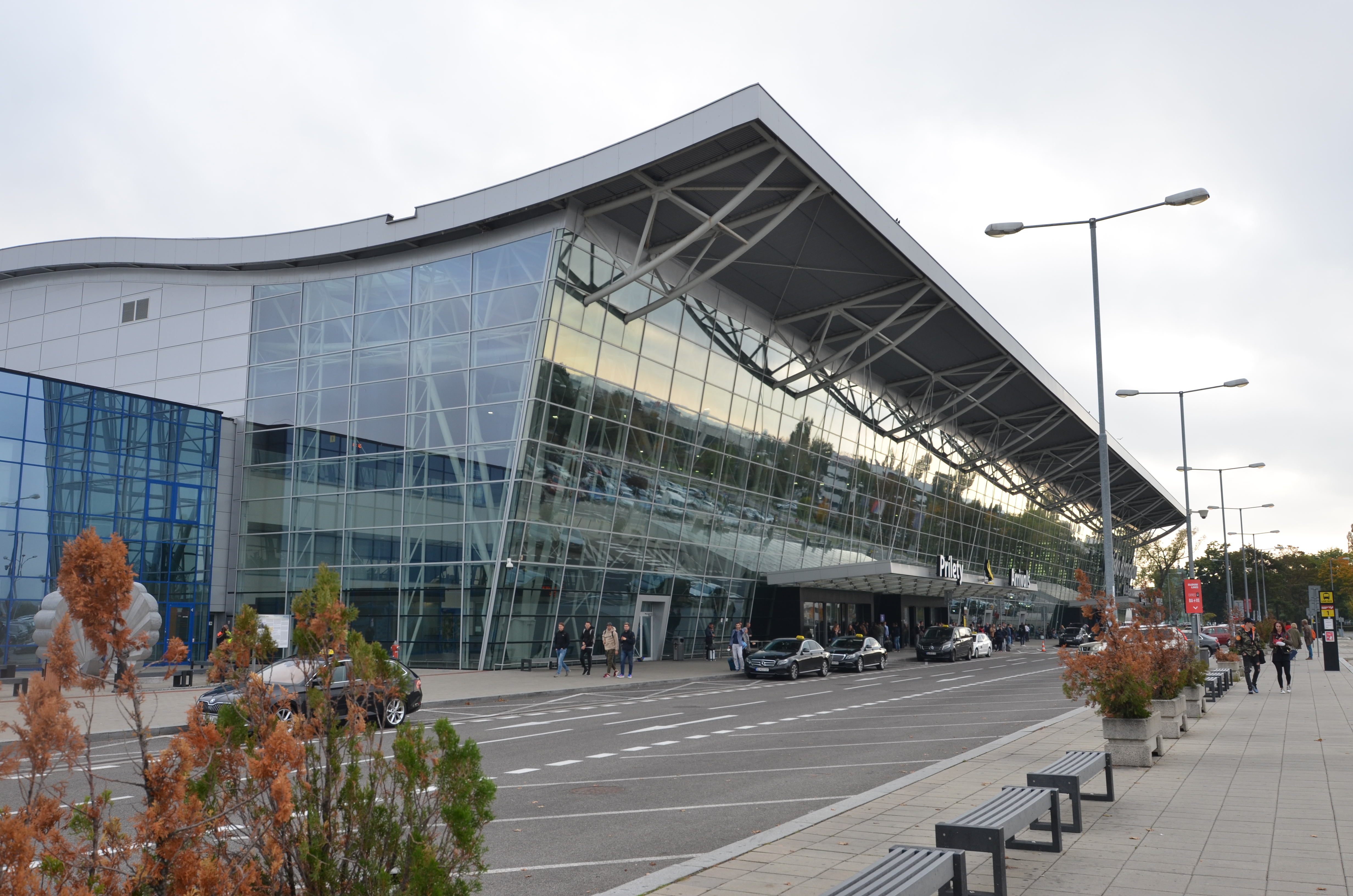 Братислава аэропорт. Словакия аэропорт Штефаника. Аэропорт Братиславы 2020. Терминал 2019
