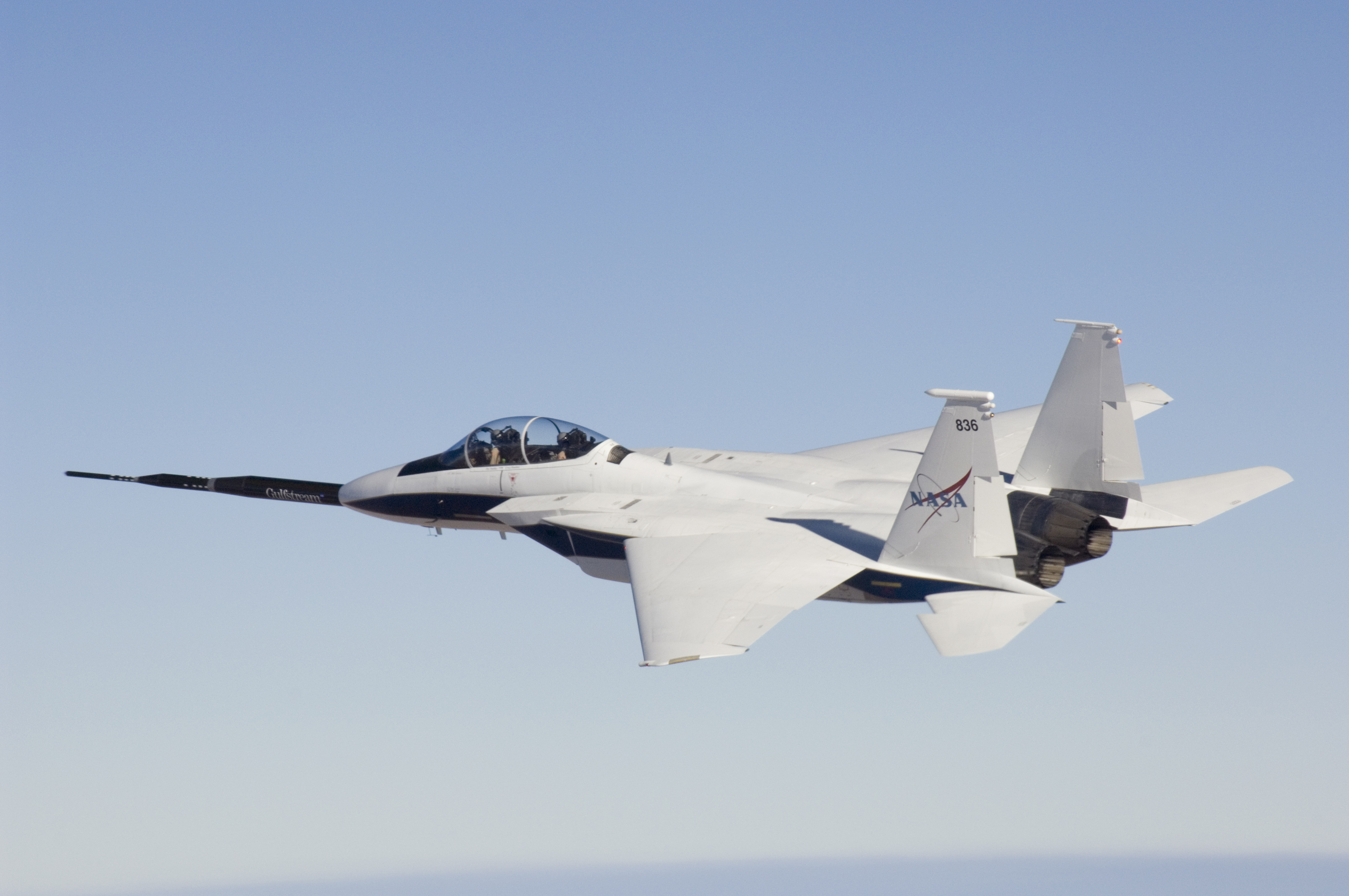 File:NASA F-15B 836 in flight with Quiet Spike attached (ED06-0184 