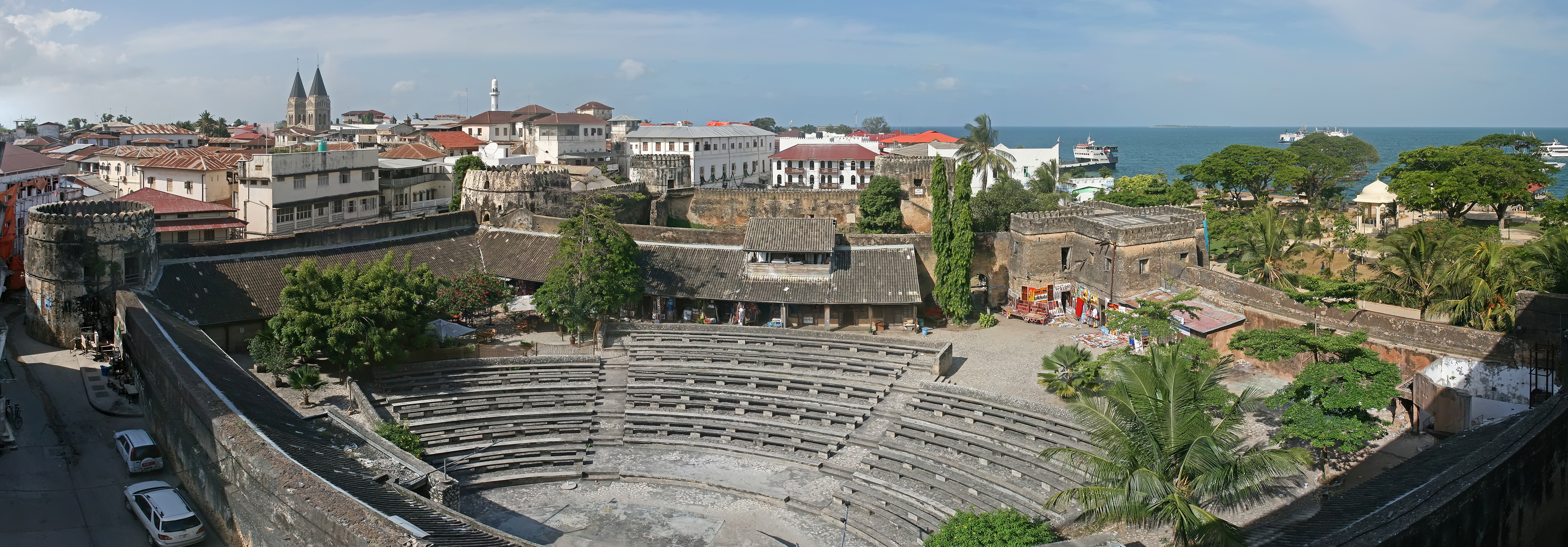 Old Fort of Zanzibar - Wikipedia