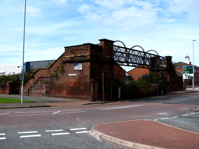 File:Railway Footbridge, Rendel Street, Birkenhead - geograph.org.uk - 1433400.jpg