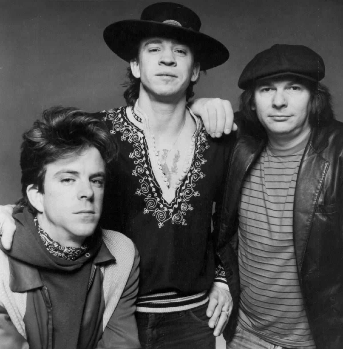 https://upload.wikimedia.org/wikipedia/commons/c/ce/Stevie_Ray_Vaughn_and_Double_Trouble_%281983_publicity_photo_by_Don_Hunstein%29.jpg