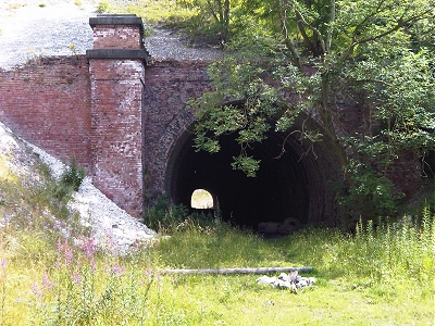 File:Sugarloaftunneljuly2011.jpg