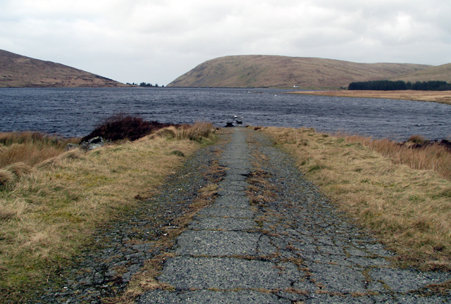 File:Track at Spelga Dam - geograph.org.uk - 1205750.jpg