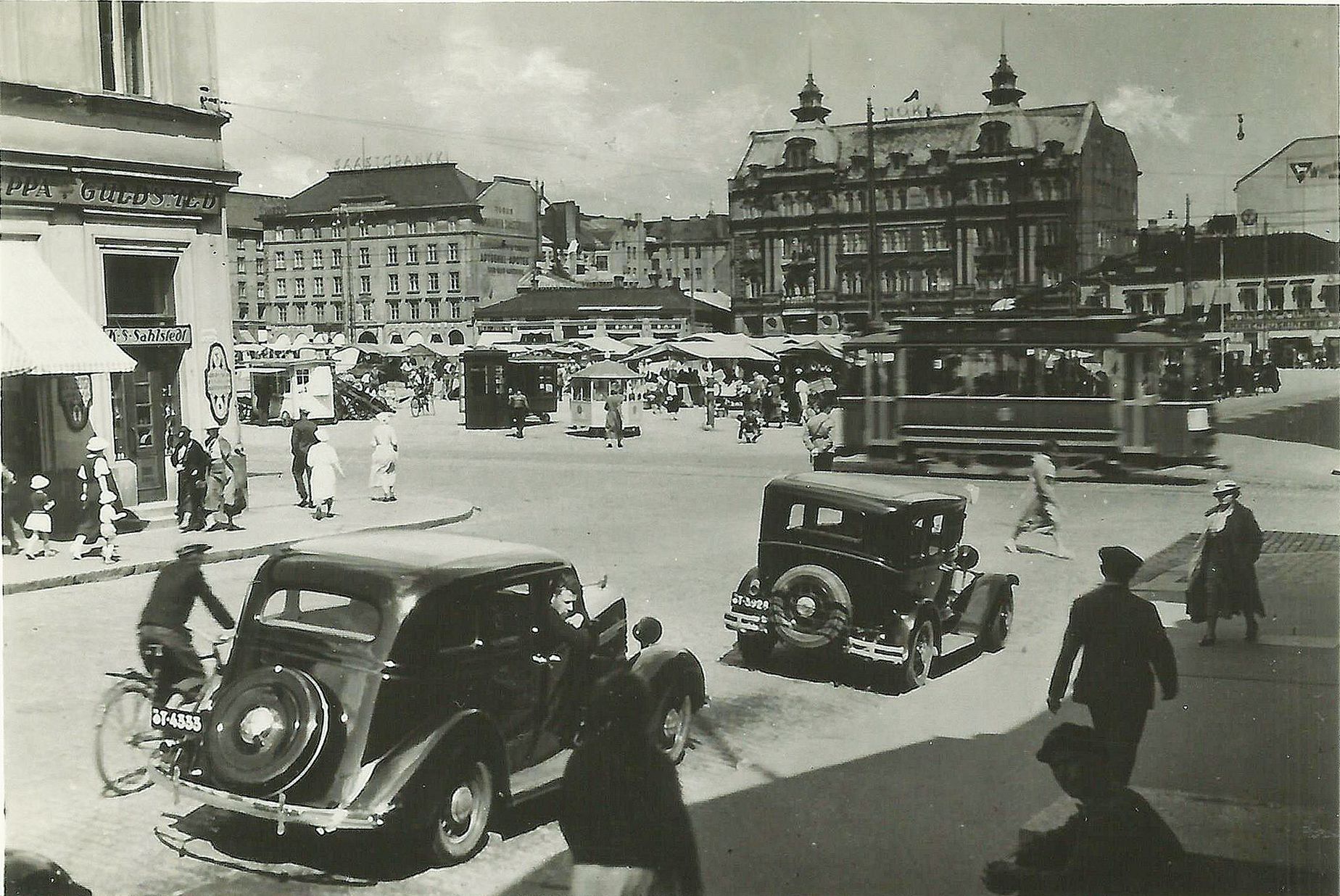 На данной фотографии изображены. Финляндия ретро. Luvulla 1956.