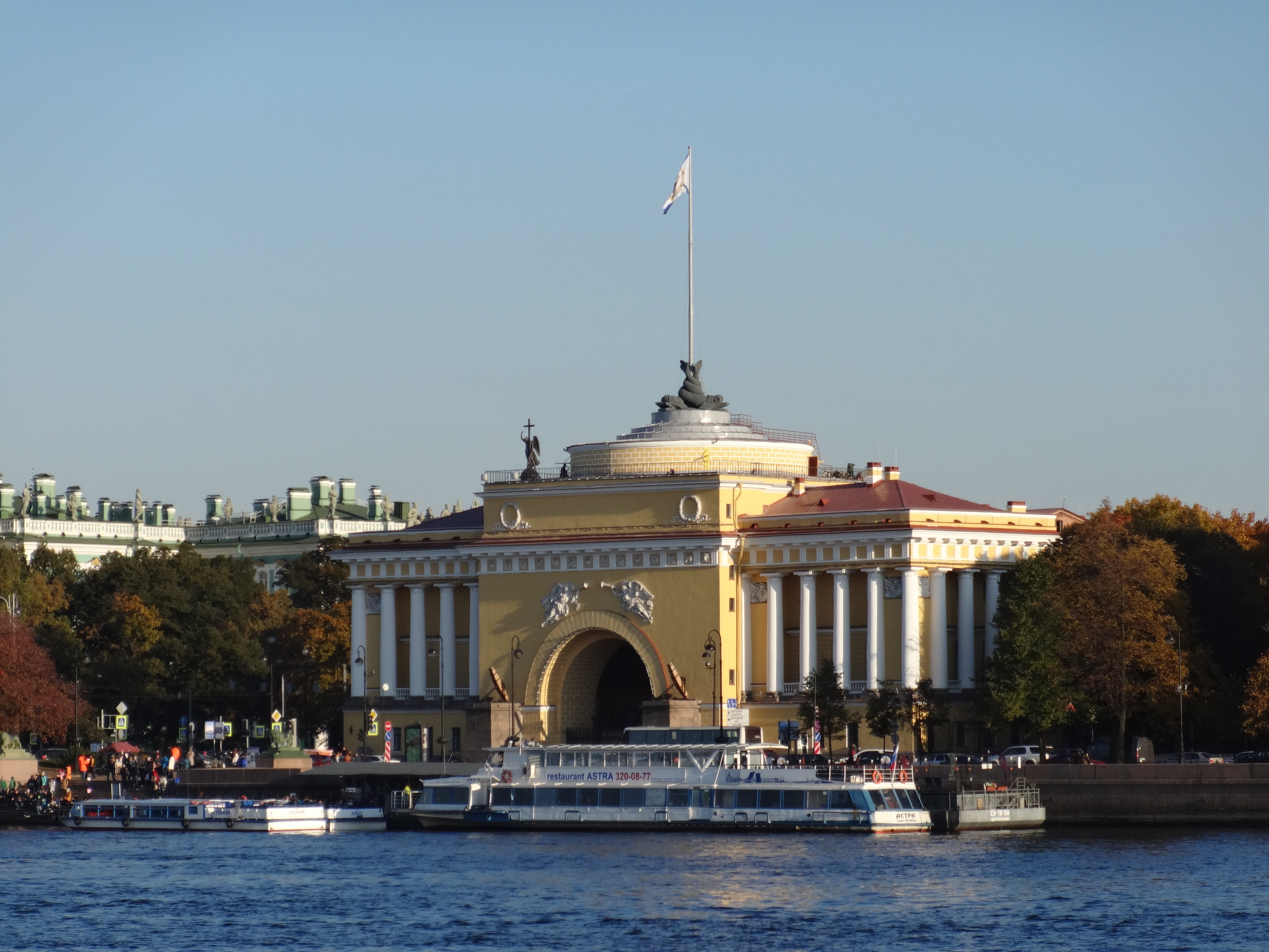 адмиралтейская набережная в с петербурге