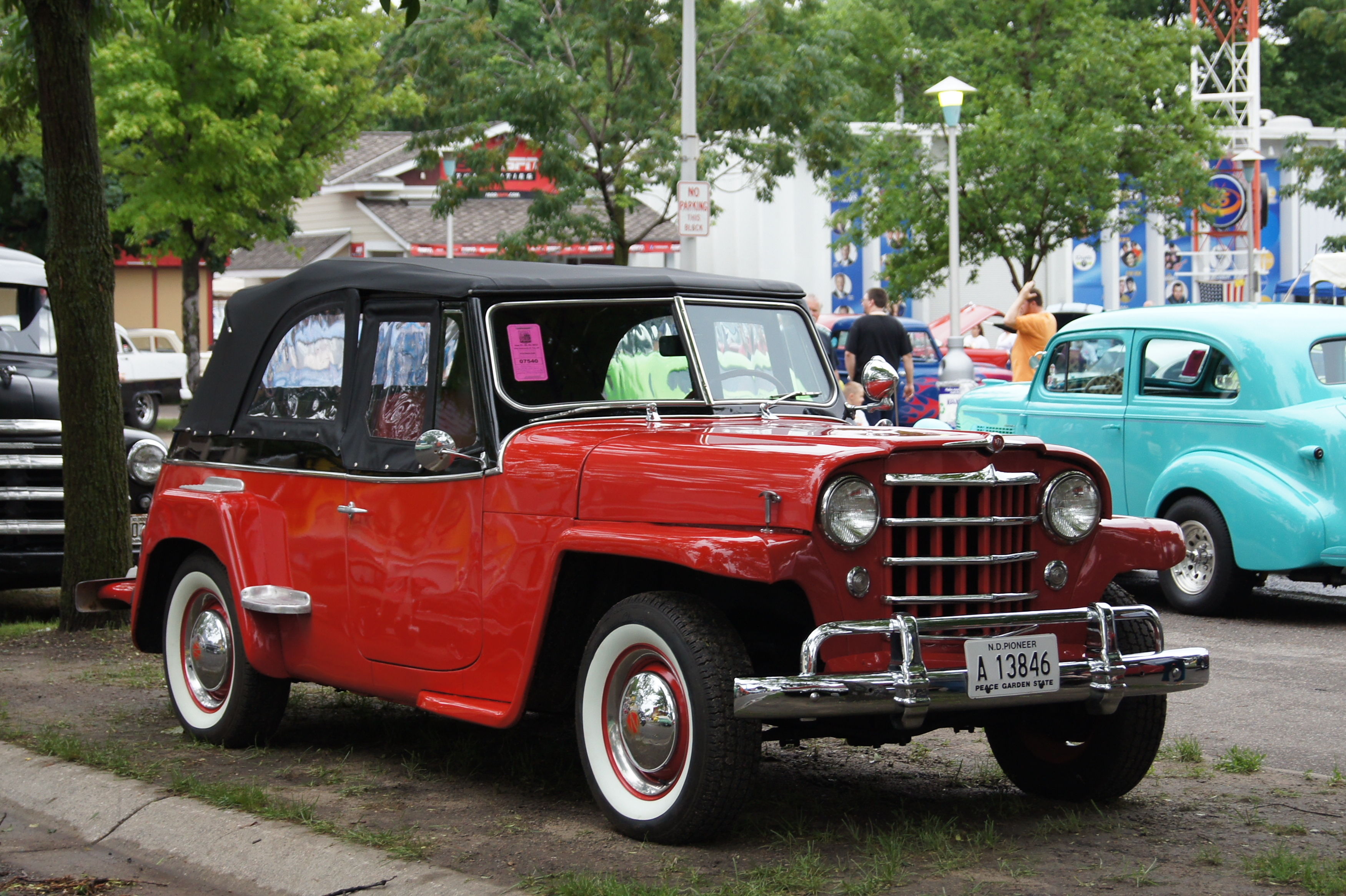 Ретро автомобили Willys 1950 г