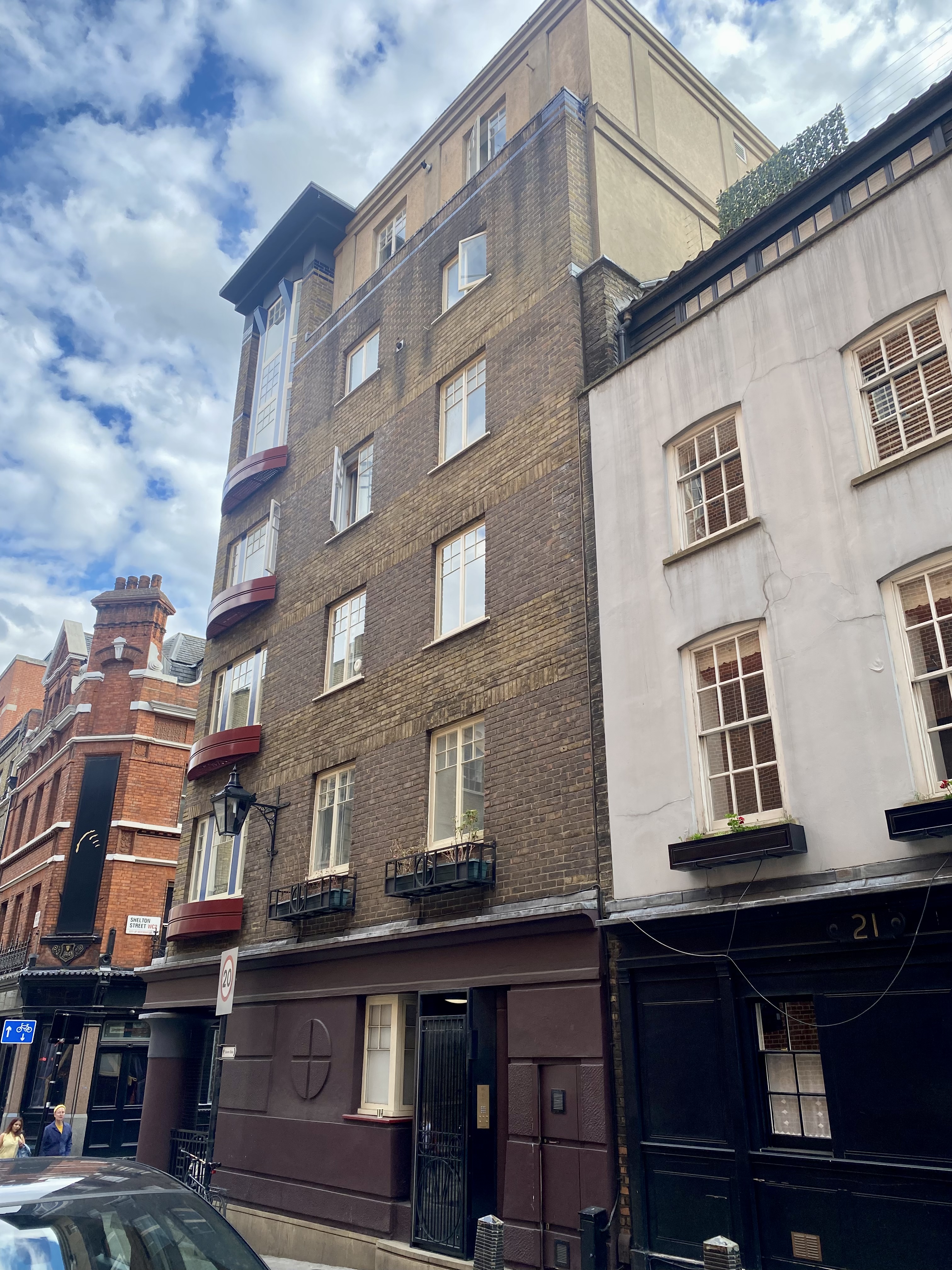 Mercer street. 71-75 Shelton Street Covent Garden London wc2h 9jq.