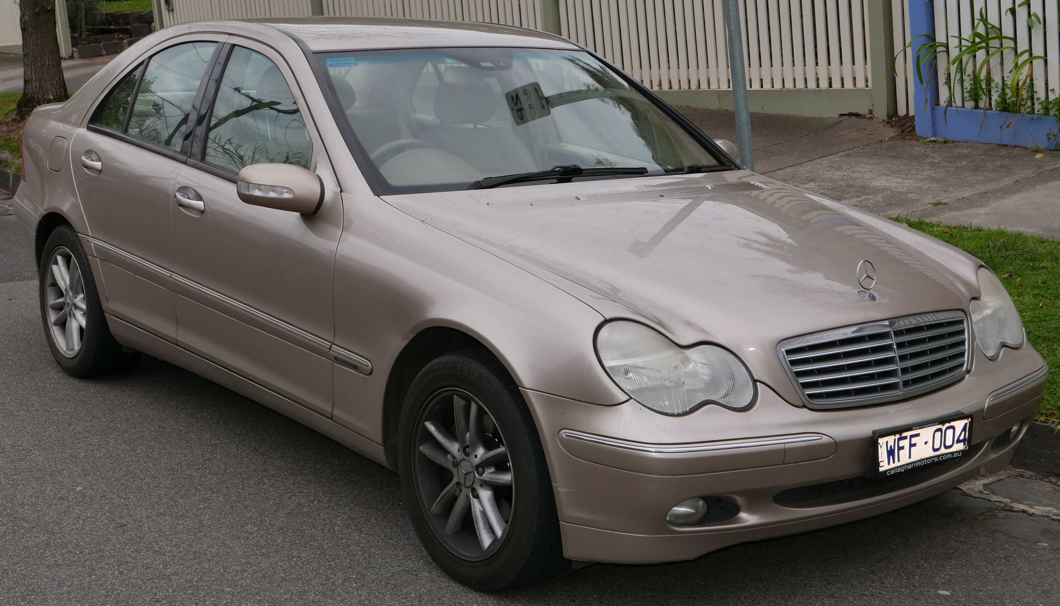 Мерседес 2002 год купить. Mercedes Benz c180 Kompressor. Mercedes c180 2002. Mercedes-Benz c 180 2002. Mercedes Benz c class w203.