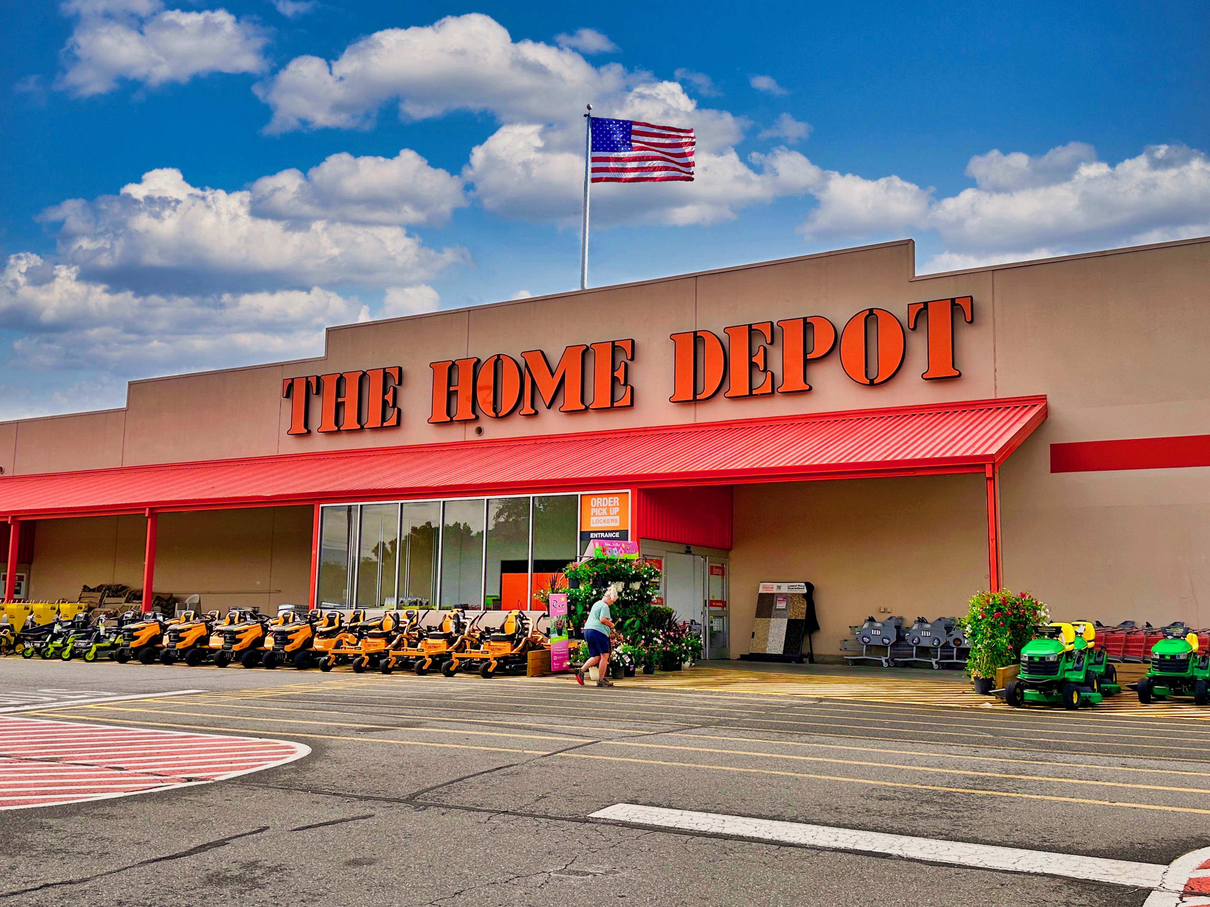File:A Home Depot store in Blairsville, Ga.jpg - Wikipedia