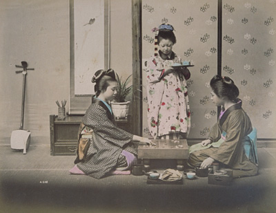 File:Adolfo Farsari - Women and a girl playing go.jpg