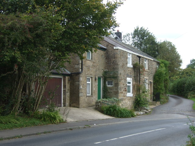 File:Bailey Green Cottages - geograph.org.uk - 5139218.jpg