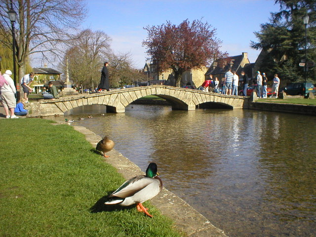 File:Bourton-on-the-Water - geograph.org.uk - 138688.jpg