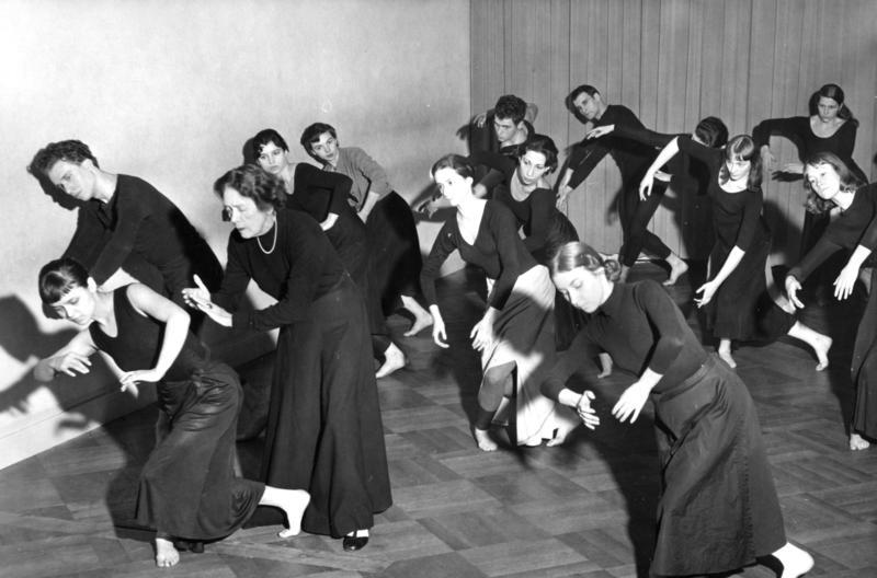 File:Bundesarchiv B 145 Bild-P047334, Berlin, Mary Wigman-Studio.jpg