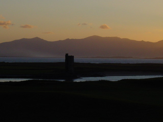 File:Castle on Fenit Within - geograph.org.uk - 333217.jpg