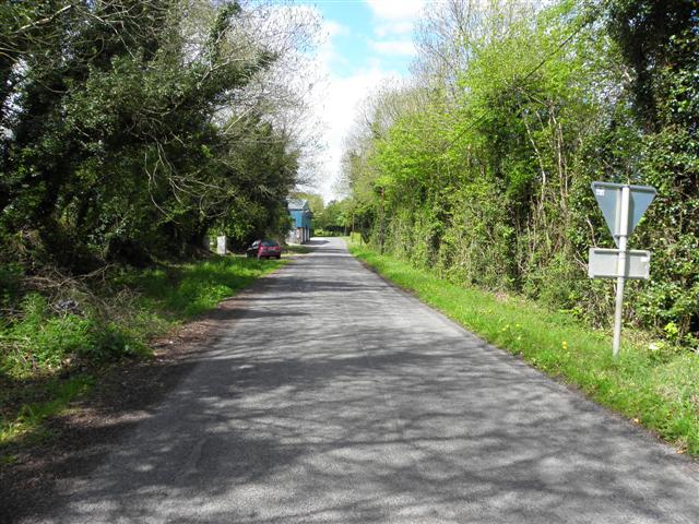 File:Crom Road - geograph.org.uk - 1865536.jpg