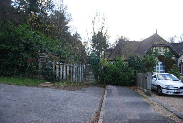 Gated entrance to Hargate Forest - geograph.org.uk - 1056734