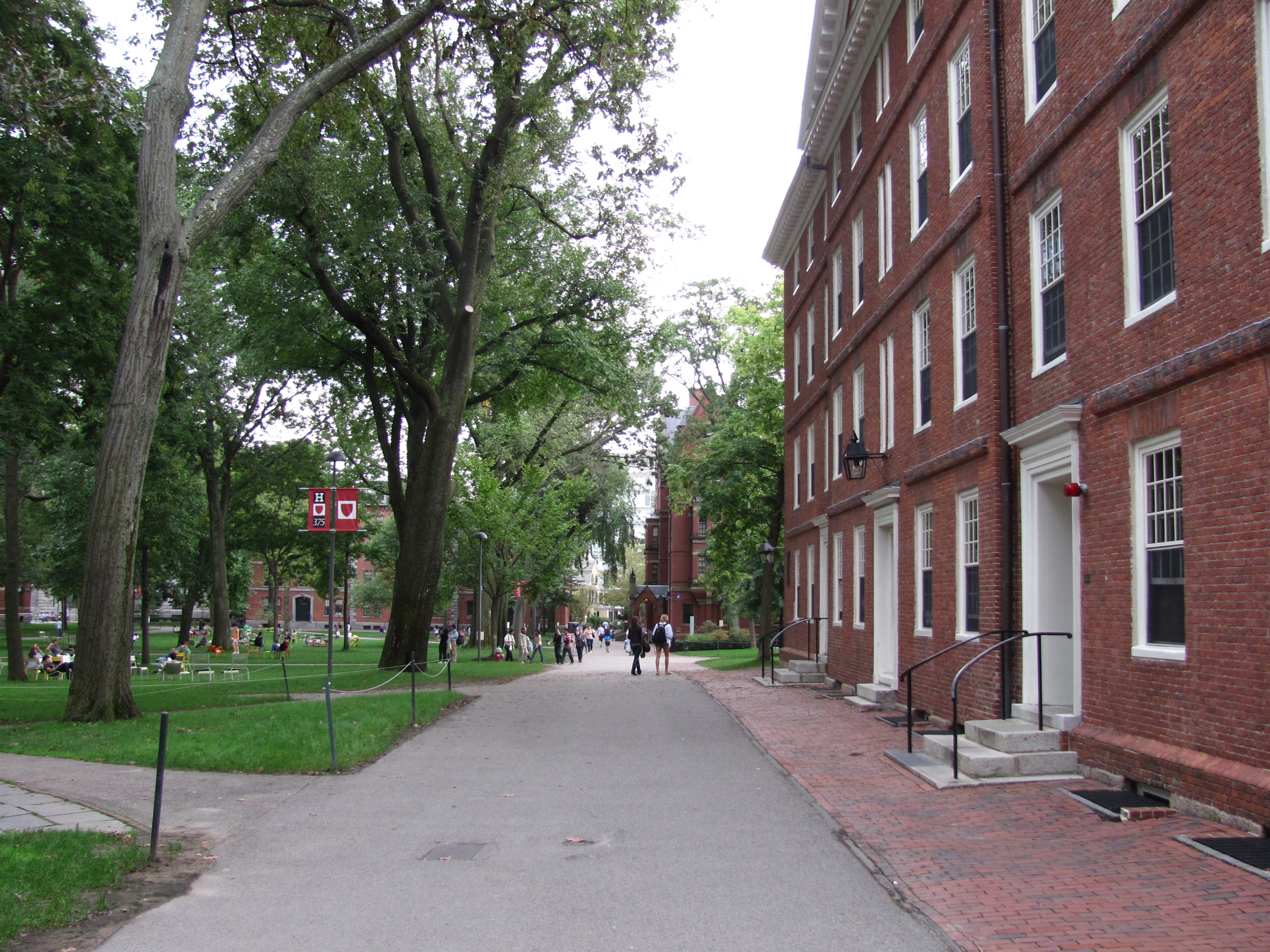 description harvard yard harvard university cambridge ma