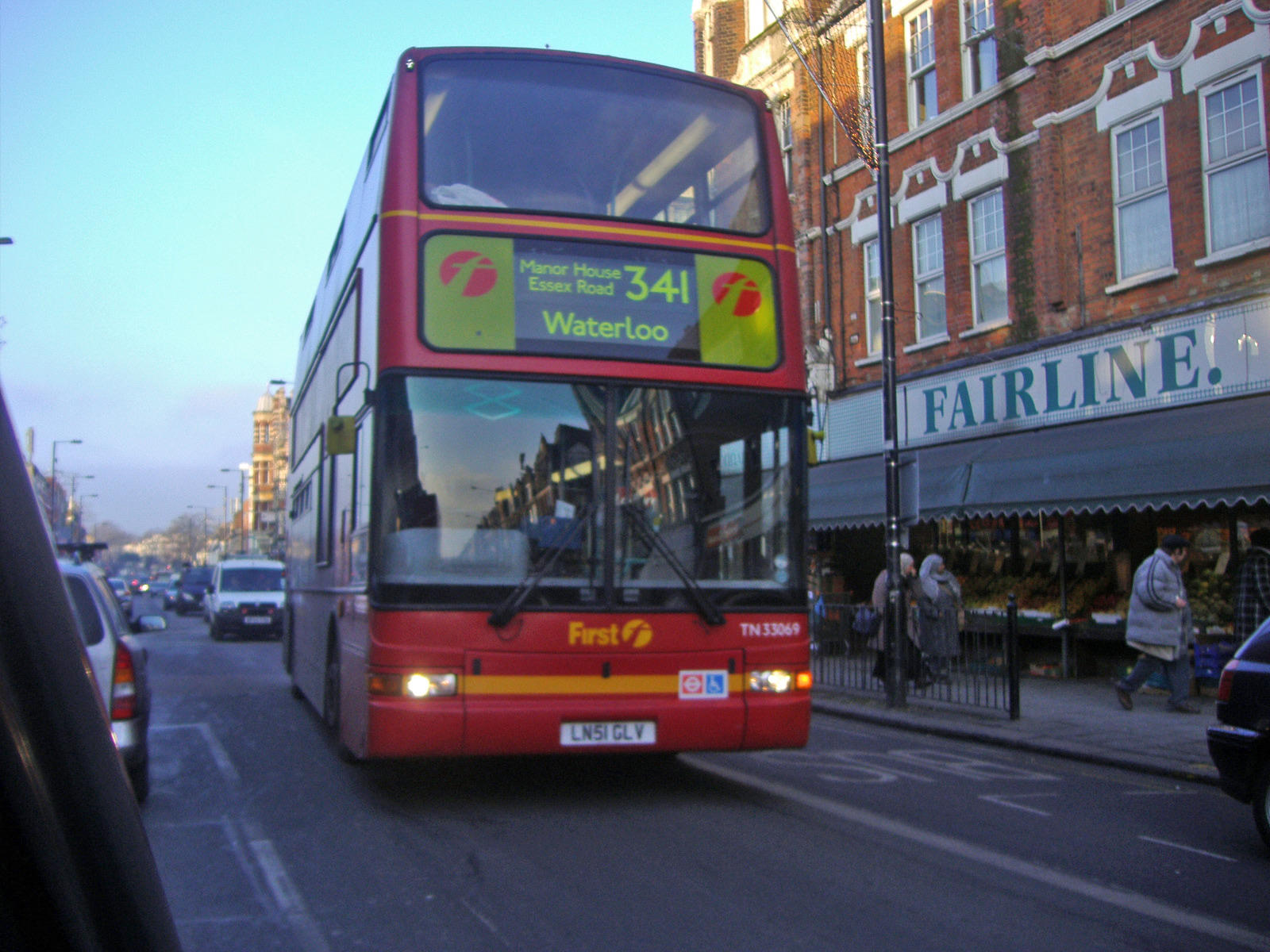 341 автобус пермь. 341 Автобус. Bus Lane London. Bus Lane.