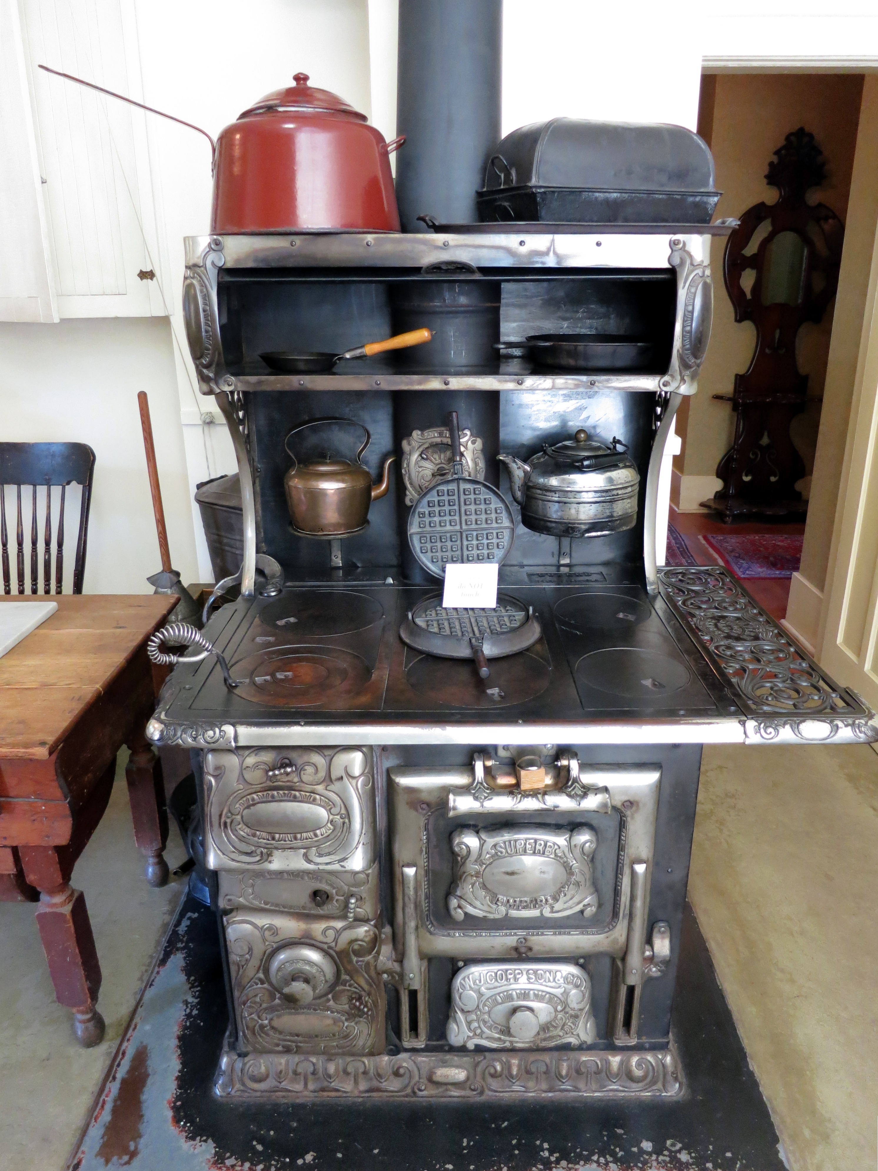 File:Cast Iron Wood Stove.JPG - Wikipedia