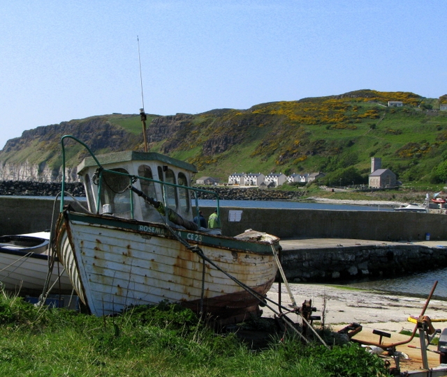 File:Old boat, Rathlin Island - geograph.org.uk - 818667.jpg