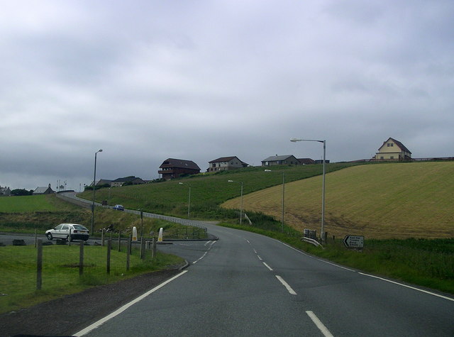 File:Road to Scalloway - geograph.org.uk - 895433.jpg